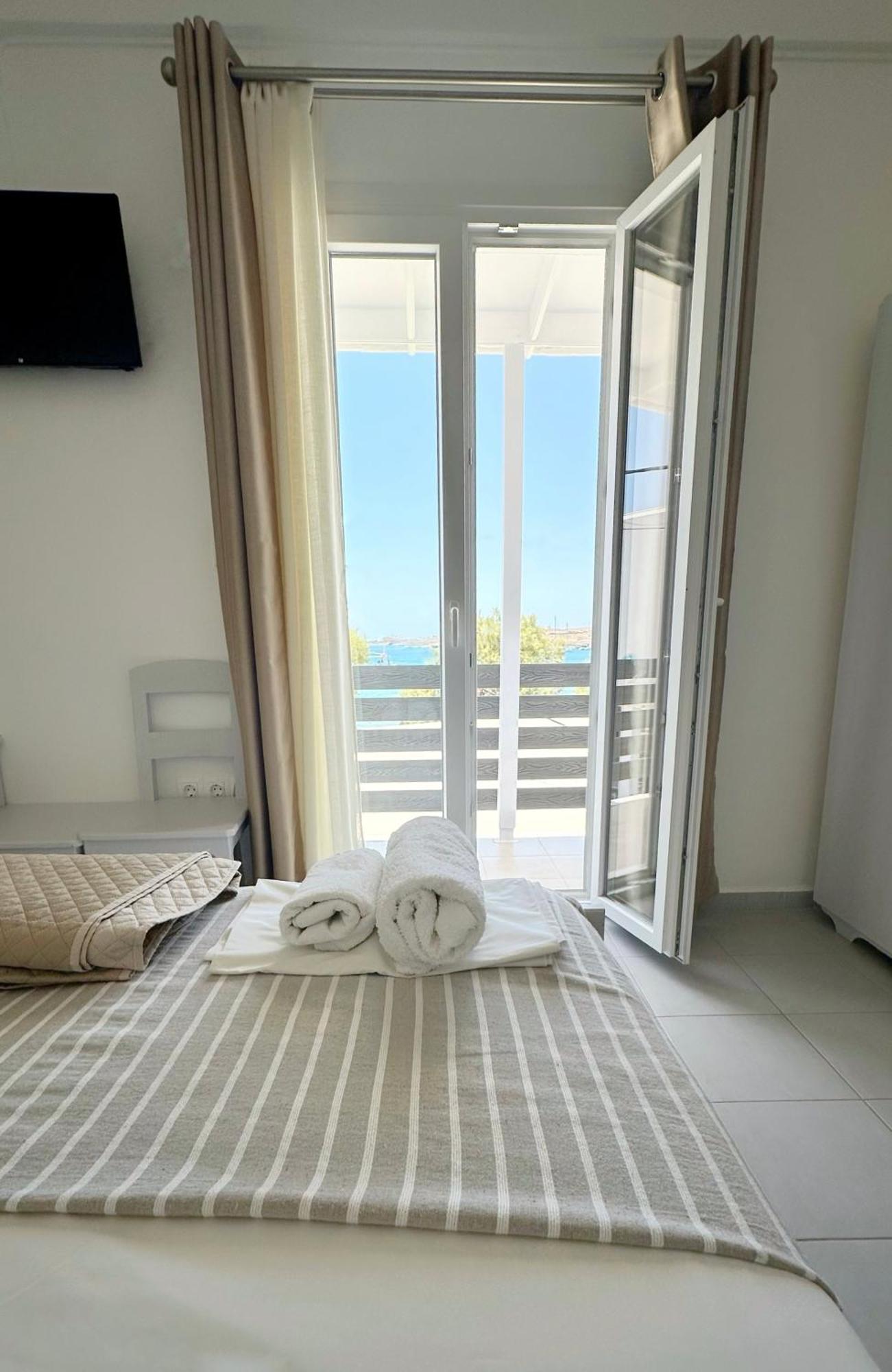 Kirki Rooms By The Sea ปาริเกีย ภายนอก รูปภาพ